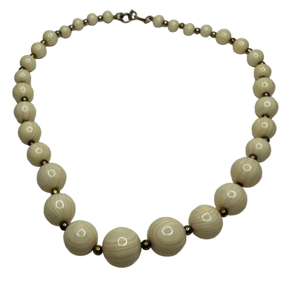 Joan's Collectables Cream Beaded Necklace